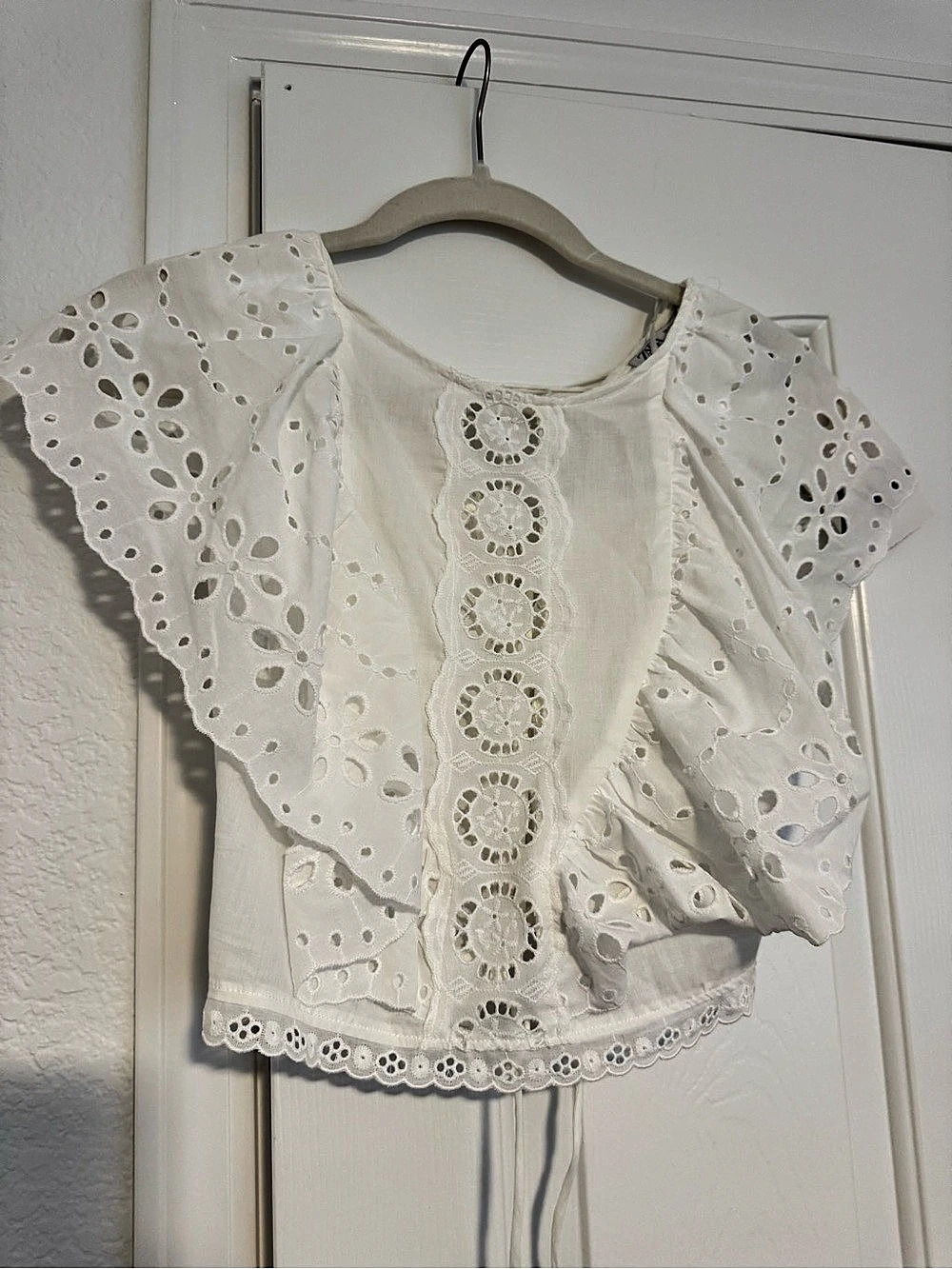Zara Eyelet Ruffle Blouse in White Size Small NWT